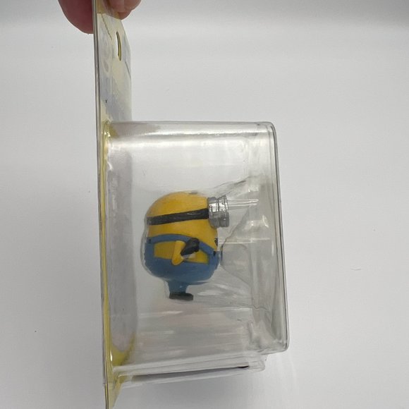 Minion BOB 04 The Rise of Gru Action Figure by Takara Tomy From Japan - Picture 4 of 6